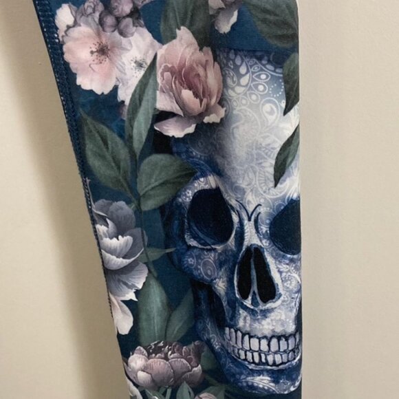 EVOLUTION and CREATION Sz XS Leggings  w/ Flowers & Skulls - Picture 2 of 10